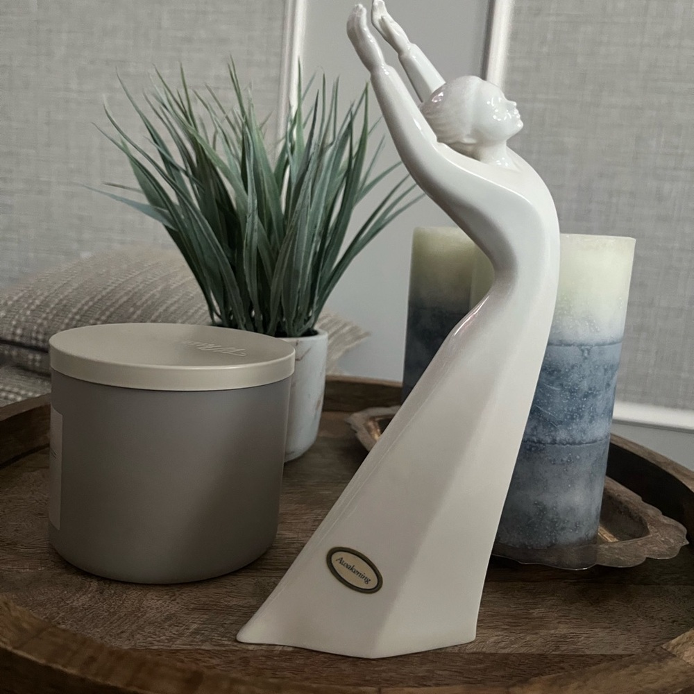 Royal Doulton Elegant White Sculpture